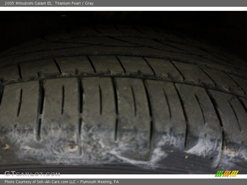 Titanium Pearl / Gray 2005 Mitsubishi Galant ES