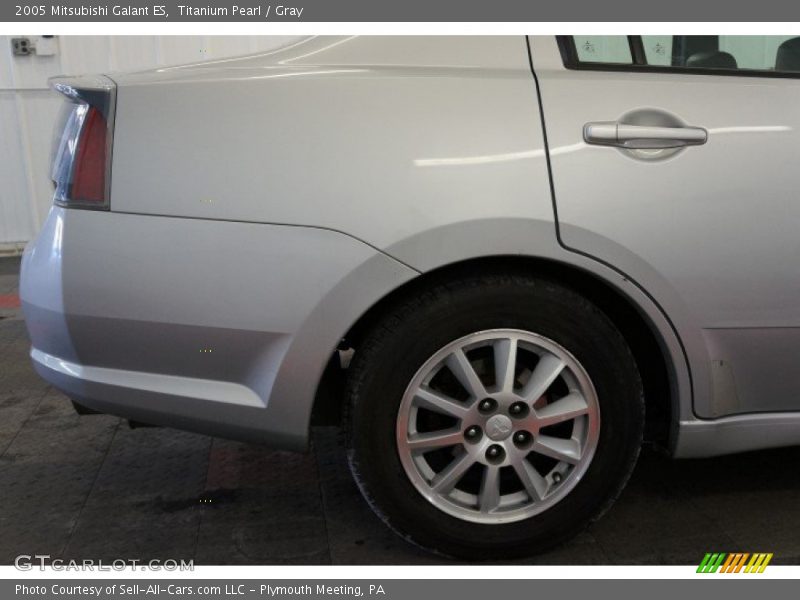 Titanium Pearl / Gray 2005 Mitsubishi Galant ES