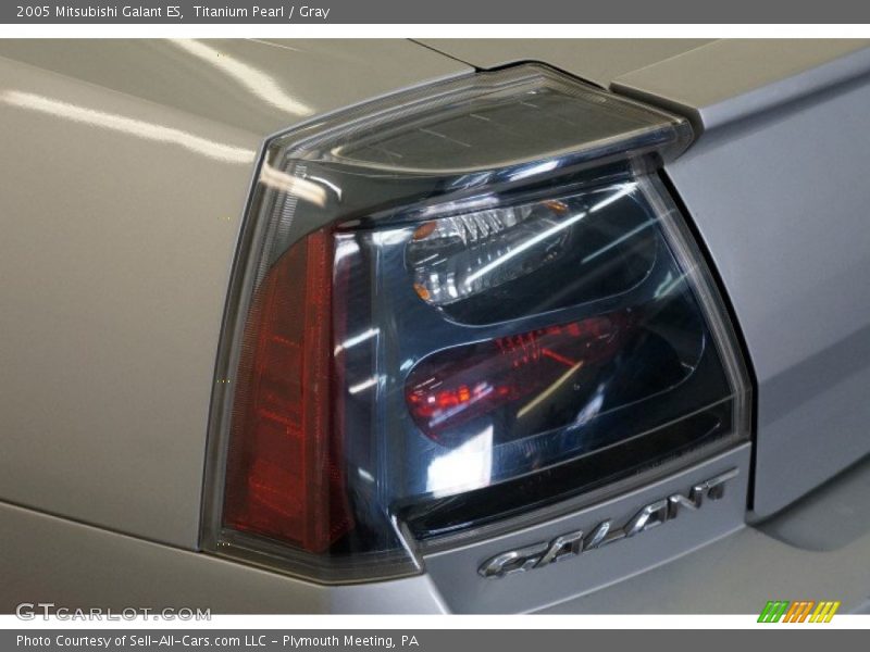 Titanium Pearl / Gray 2005 Mitsubishi Galant ES