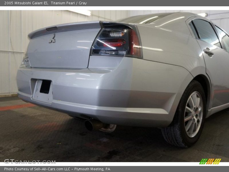 Titanium Pearl / Gray 2005 Mitsubishi Galant ES