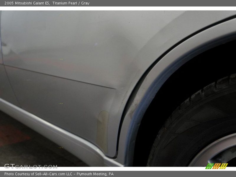 Titanium Pearl / Gray 2005 Mitsubishi Galant ES