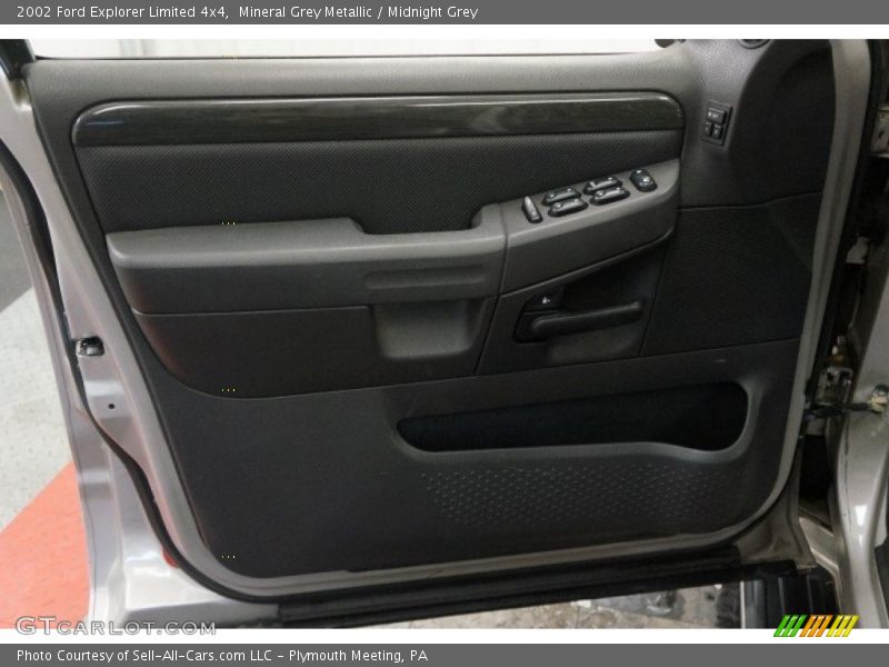 Mineral Grey Metallic / Midnight Grey 2002 Ford Explorer Limited 4x4