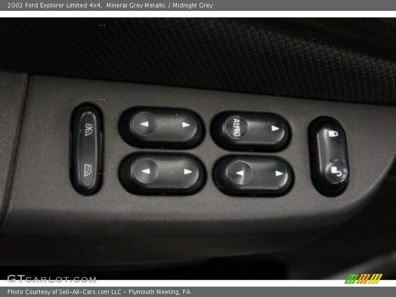 Mineral Grey Metallic / Midnight Grey 2002 Ford Explorer Limited 4x4