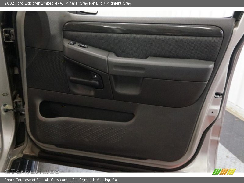 Mineral Grey Metallic / Midnight Grey 2002 Ford Explorer Limited 4x4