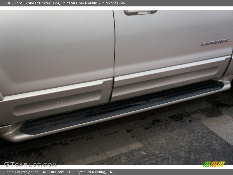 Mineral Grey Metallic / Midnight Grey 2002 Ford Explorer Limited 4x4