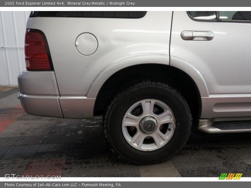 Mineral Grey Metallic / Midnight Grey 2002 Ford Explorer Limited 4x4