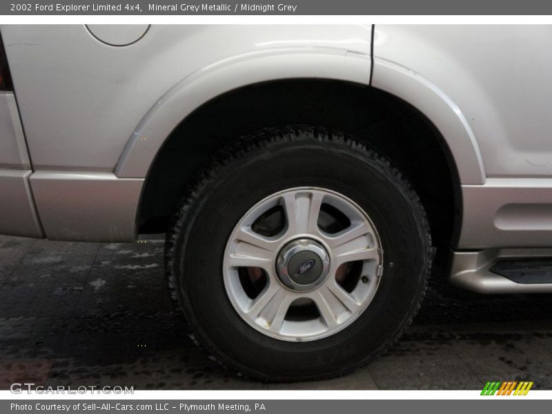 Mineral Grey Metallic / Midnight Grey 2002 Ford Explorer Limited 4x4