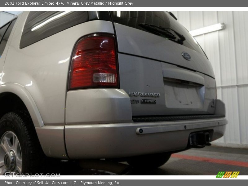Mineral Grey Metallic / Midnight Grey 2002 Ford Explorer Limited 4x4