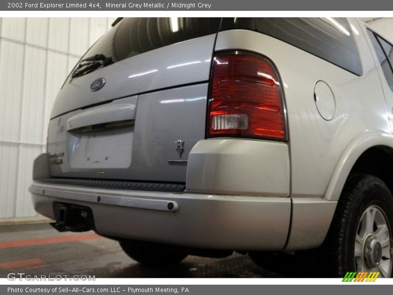 Mineral Grey Metallic / Midnight Grey 2002 Ford Explorer Limited 4x4