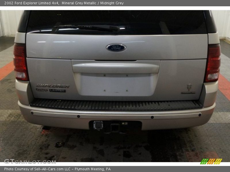 Mineral Grey Metallic / Midnight Grey 2002 Ford Explorer Limited 4x4