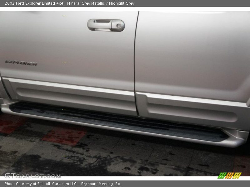 Mineral Grey Metallic / Midnight Grey 2002 Ford Explorer Limited 4x4