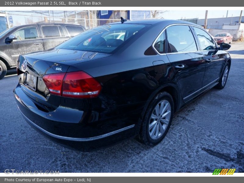 Black / Titan Black 2012 Volkswagen Passat 2.5L SEL