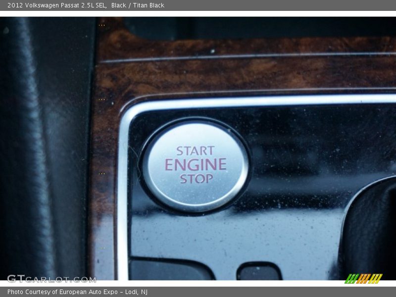 Black / Titan Black 2012 Volkswagen Passat 2.5L SEL