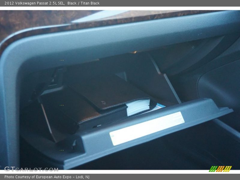 Black / Titan Black 2012 Volkswagen Passat 2.5L SEL