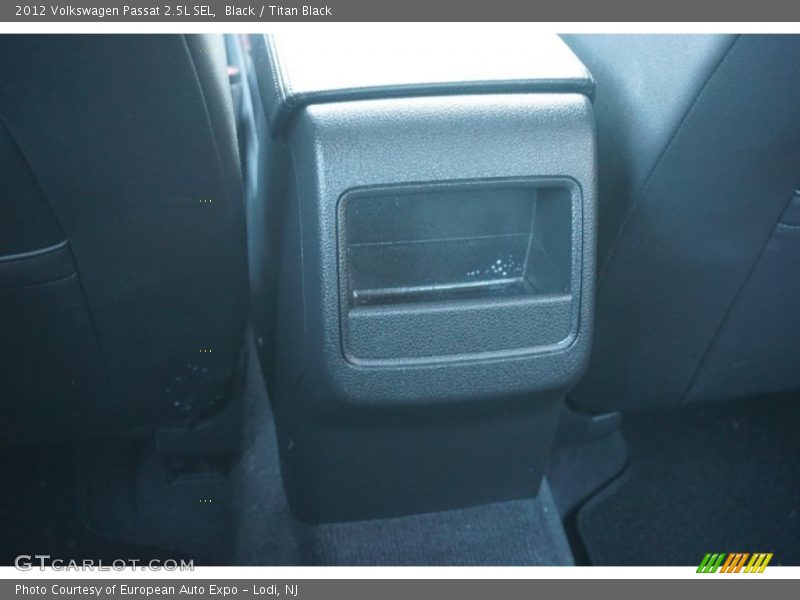 Black / Titan Black 2012 Volkswagen Passat 2.5L SEL