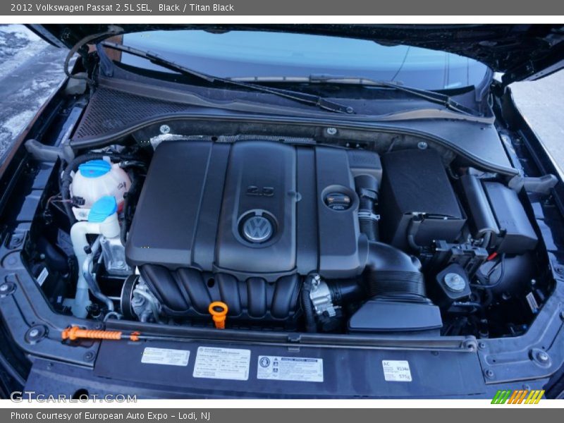 Black / Titan Black 2012 Volkswagen Passat 2.5L SEL