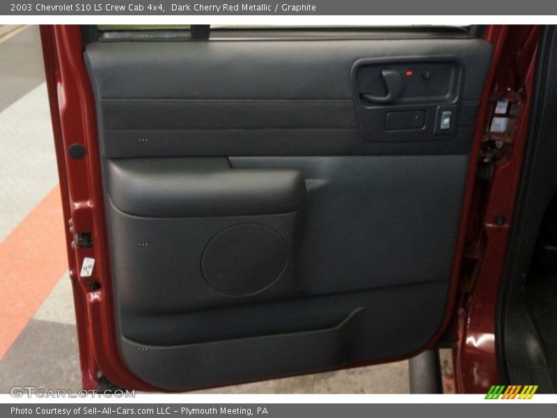 Dark Cherry Red Metallic / Graphite 2003 Chevrolet S10 LS Crew Cab 4x4