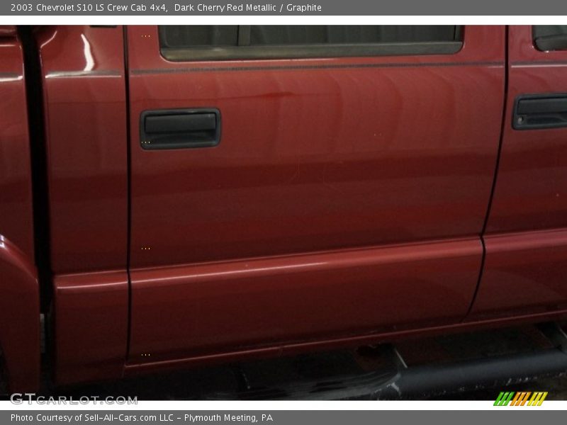Dark Cherry Red Metallic / Graphite 2003 Chevrolet S10 LS Crew Cab 4x4