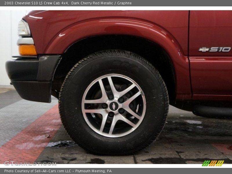 Dark Cherry Red Metallic / Graphite 2003 Chevrolet S10 LS Crew Cab 4x4