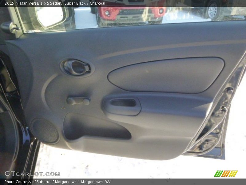 Super Black / Charcoal 2015 Nissan Versa 1.6 S Sedan