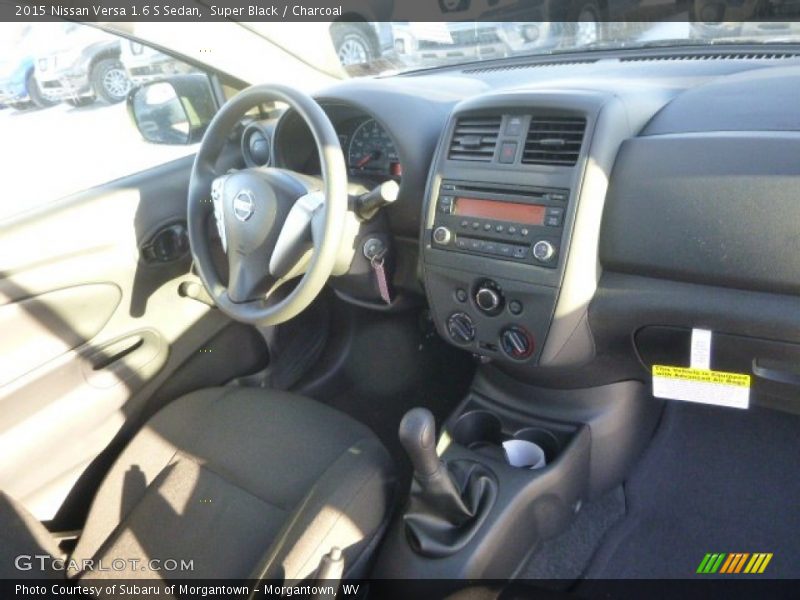 Super Black / Charcoal 2015 Nissan Versa 1.6 S Sedan
