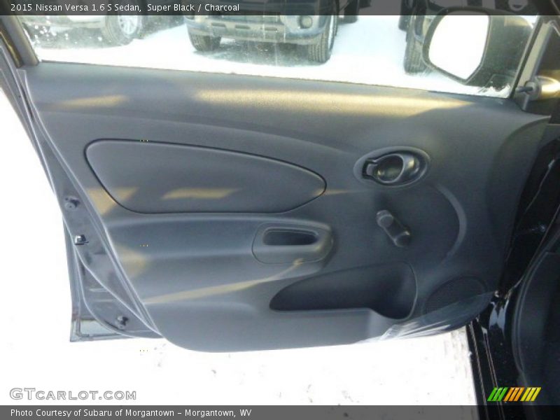 Super Black / Charcoal 2015 Nissan Versa 1.6 S Sedan