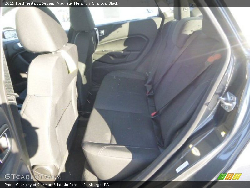 Magnetic Metallic / Charcoal Black 2015 Ford Fiesta SE Sedan