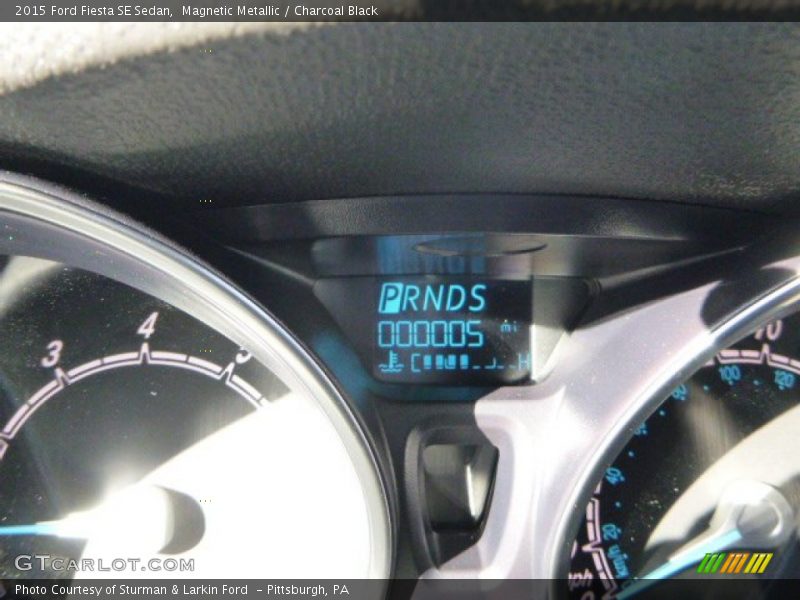 Magnetic Metallic / Charcoal Black 2015 Ford Fiesta SE Sedan