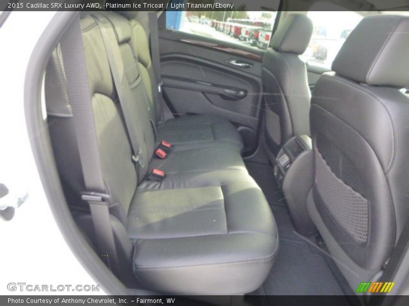 Platinum Ice Tricoat / Light Titanium/Ebony 2015 Cadillac SRX Luxury AWD