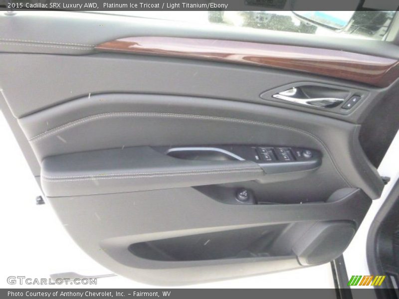 Platinum Ice Tricoat / Light Titanium/Ebony 2015 Cadillac SRX Luxury AWD