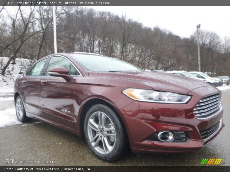 Front 3/4 View of 2015 Fusion Hybrid Titanium
