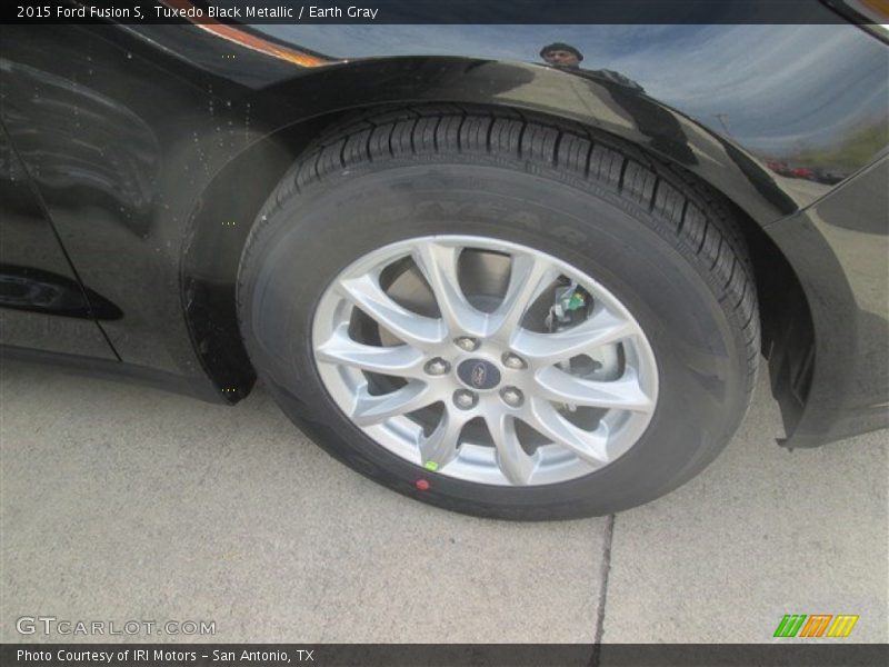 Tuxedo Black Metallic / Earth Gray 2015 Ford Fusion S