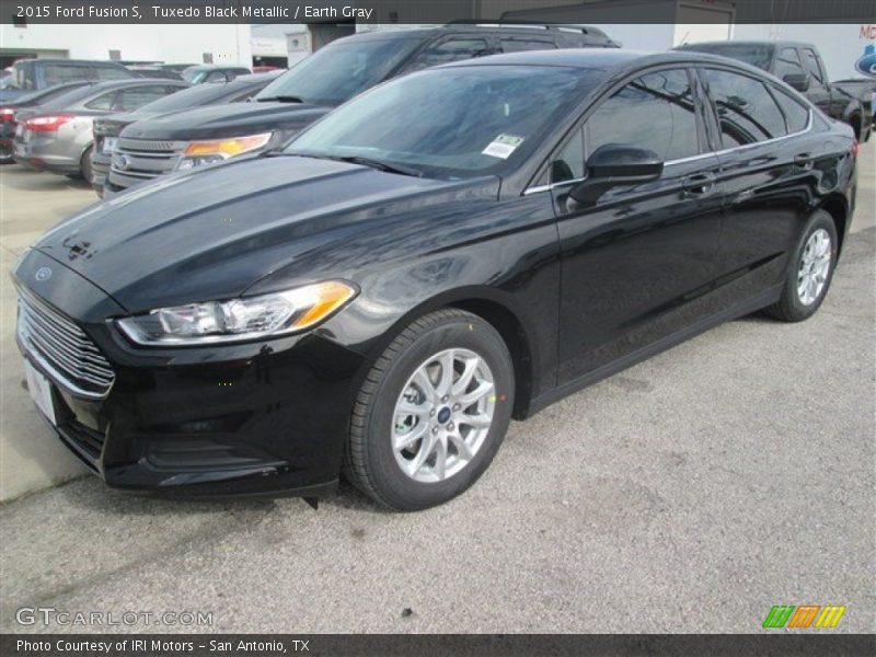 Tuxedo Black Metallic / Earth Gray 2015 Ford Fusion S