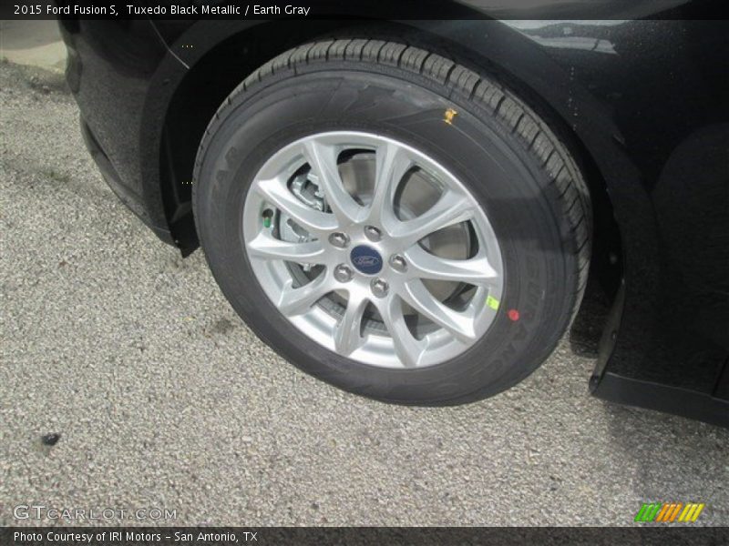 Tuxedo Black Metallic / Earth Gray 2015 Ford Fusion S