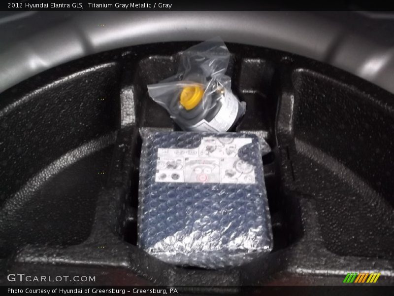 Titanium Gray Metallic / Gray 2012 Hyundai Elantra GLS