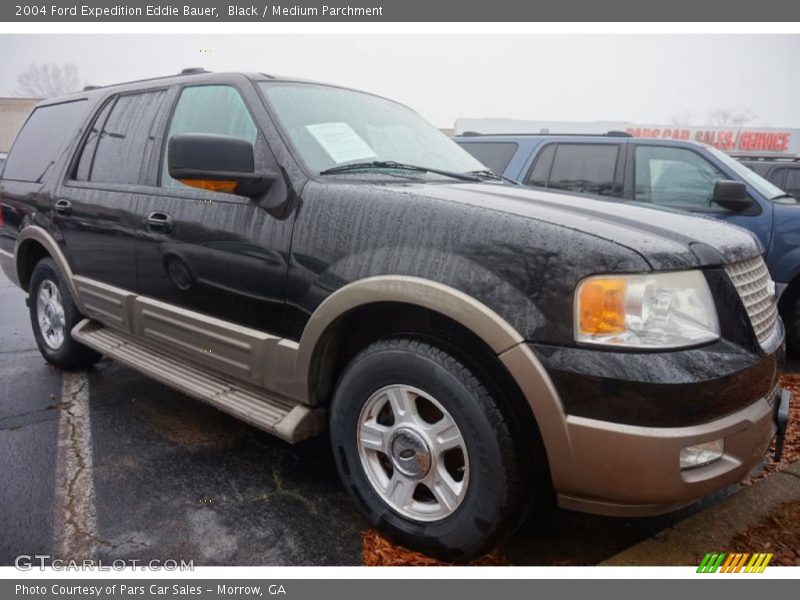 Front 3/4 View of 2004 Expedition Eddie Bauer