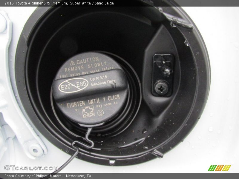 Super White / Sand Beige 2015 Toyota 4Runner SR5 Premium