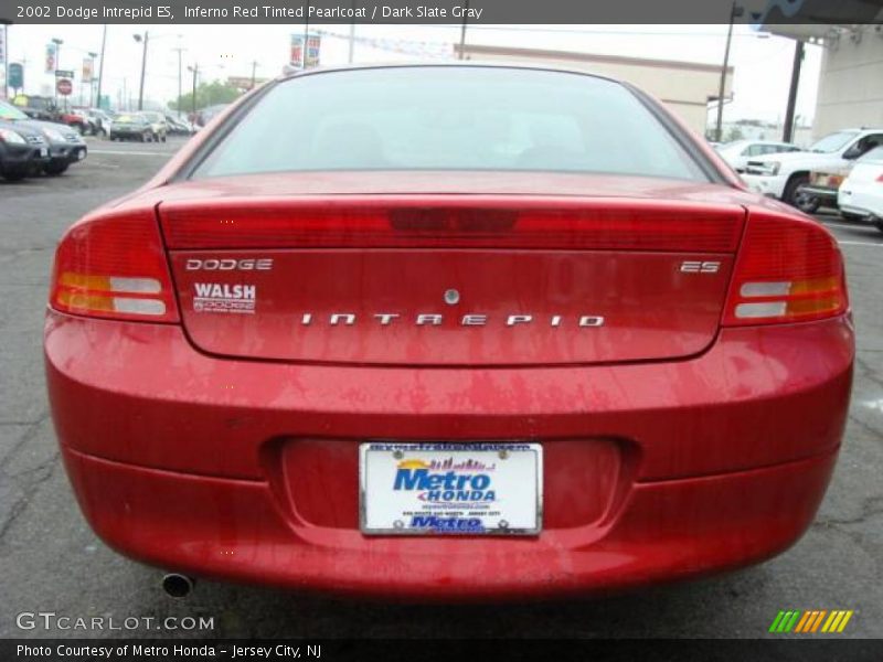 Inferno Red Tinted Pearlcoat / Dark Slate Gray 2002 Dodge Intrepid ES
