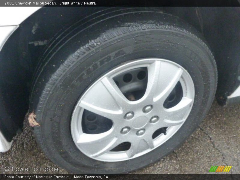 Bright White / Neutral 2001 Chevrolet Malibu Sedan