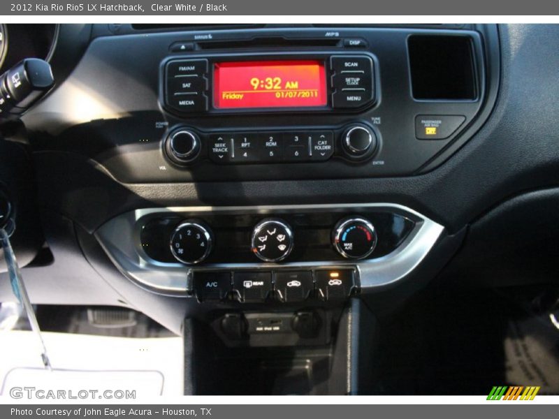 Clear White / Black 2012 Kia Rio Rio5 LX Hatchback