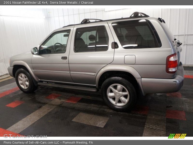 Sierra Silver Metallic / Charcoal 2001 Nissan Pathfinder LE 4x4