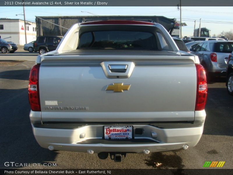 Silver Ice Metallic / Ebony 2013 Chevrolet Avalanche LS 4x4