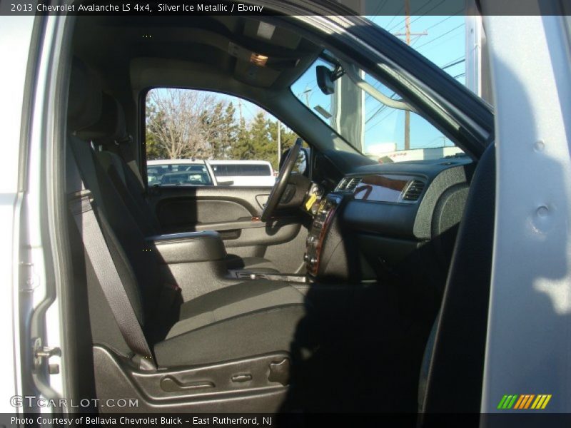 Silver Ice Metallic / Ebony 2013 Chevrolet Avalanche LS 4x4