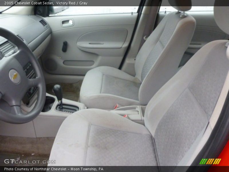 Victory Red / Gray 2005 Chevrolet Cobalt Sedan