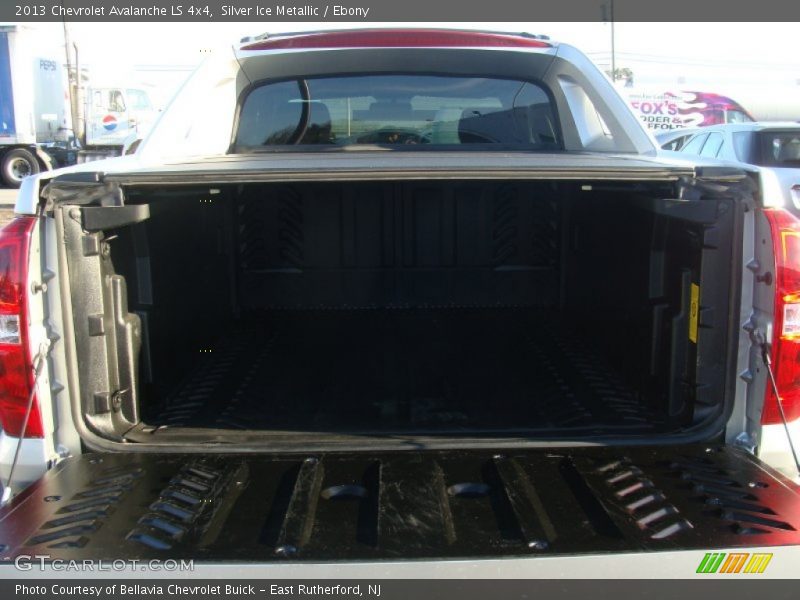 Silver Ice Metallic / Ebony 2013 Chevrolet Avalanche LS 4x4