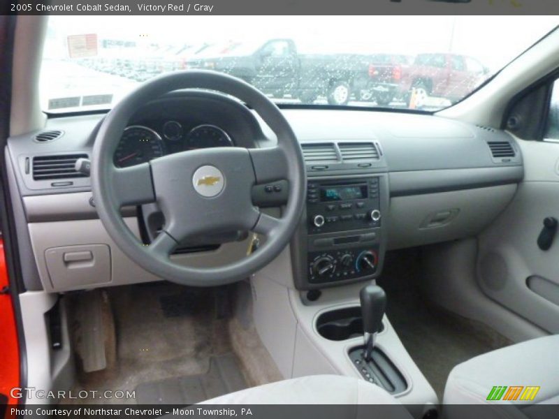 Victory Red / Gray 2005 Chevrolet Cobalt Sedan