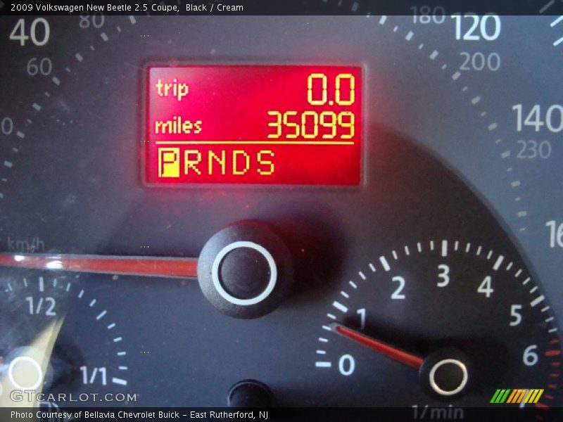 Black / Cream 2009 Volkswagen New Beetle 2.5 Coupe