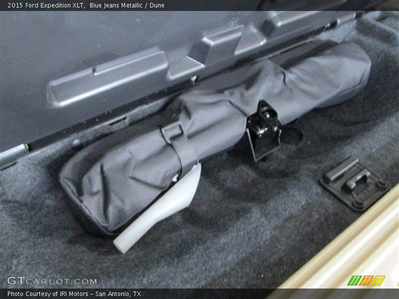 Blue Jeans Metallic / Dune 2015 Ford Expedition XLT