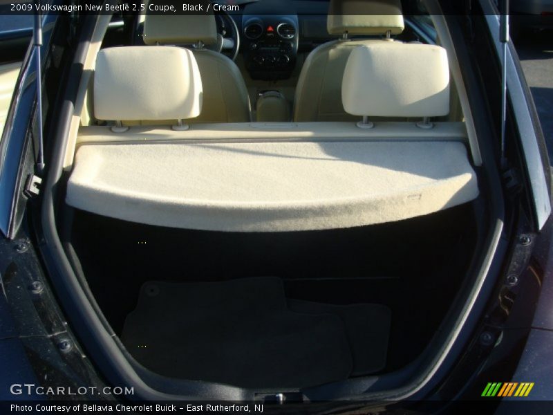 Black / Cream 2009 Volkswagen New Beetle 2.5 Coupe