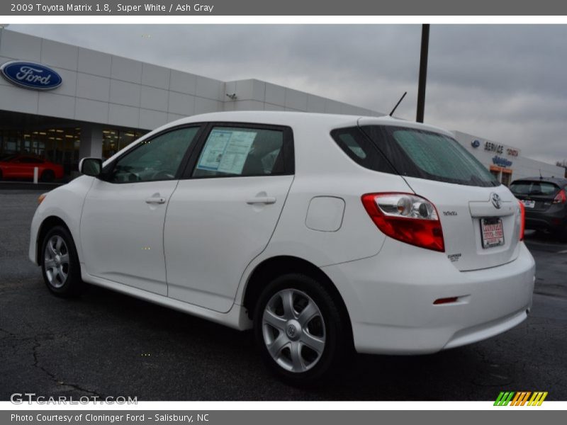 Super White / Ash Gray 2009 Toyota Matrix 1.8